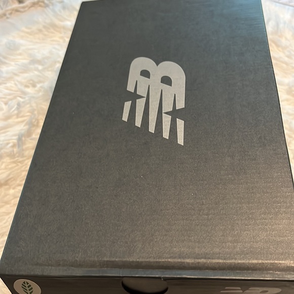 New Balance - Picture 7 of 9